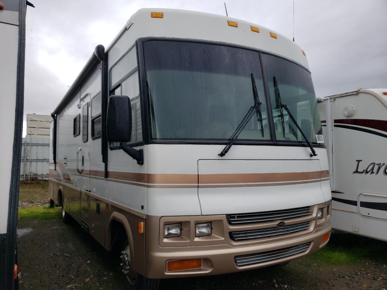 Image 1 of 2001 FORD F550 SUPER DUTY STRIPPED CHASSIS 2001 with VIN 1FCNF53S4Y0A14395