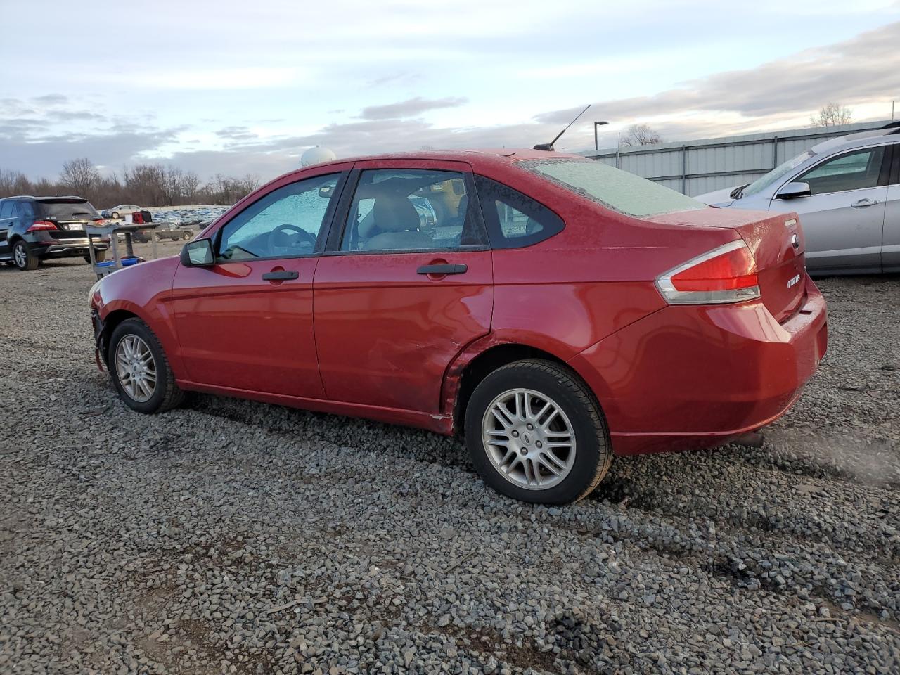 Image 2 of 2009 FORD FOCUS SE 2009 with VIN 1FAHP35N19W248486