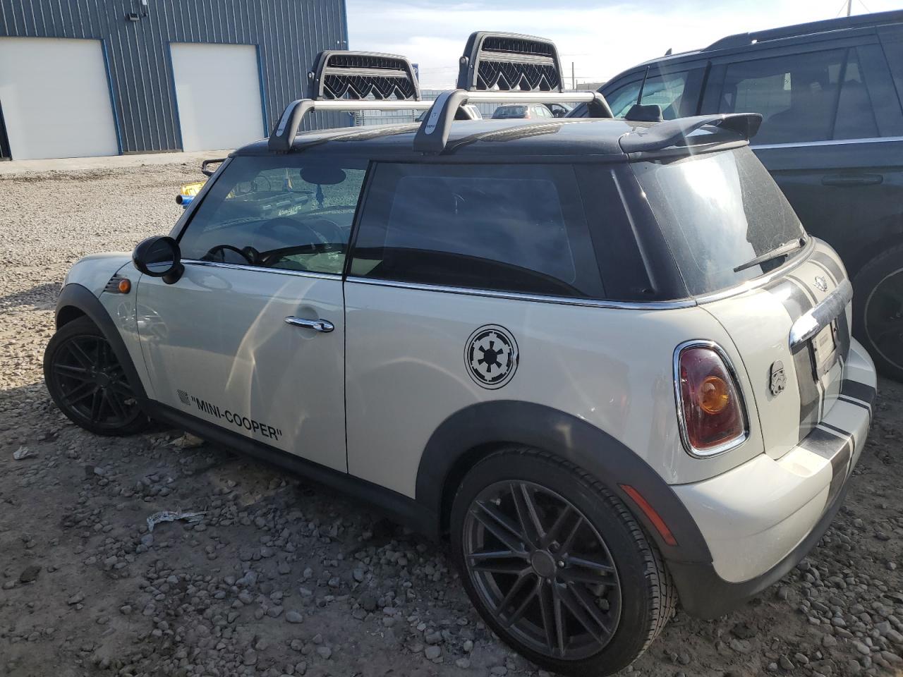 Изображение 2 2010 MINI COOPER  2010 с VIN WMWMF3C56ATZ25131
