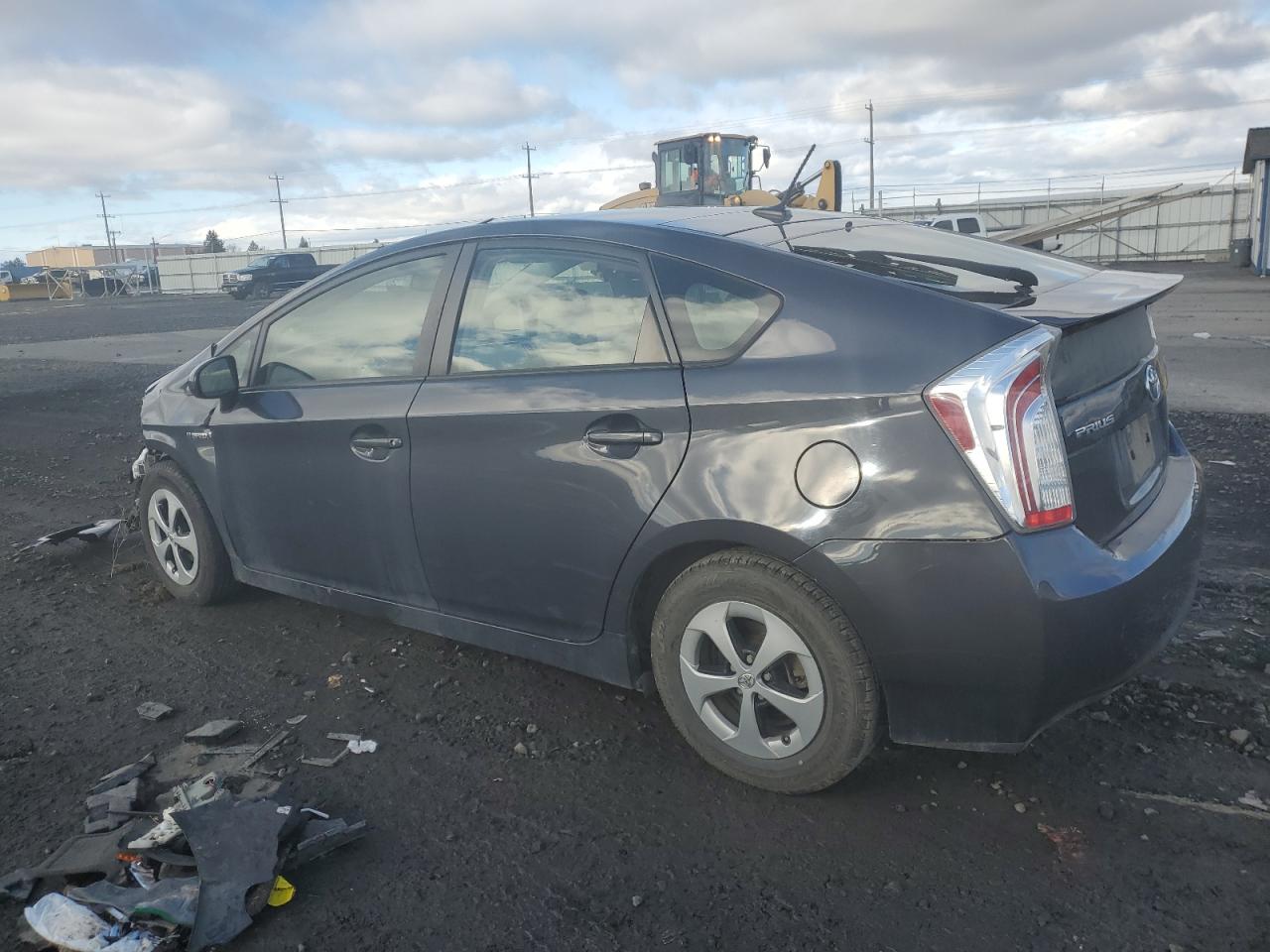 Image 2 of 2015 TOYOTA PRIUS  2015 with VIN JTDKN3DU3F1999158