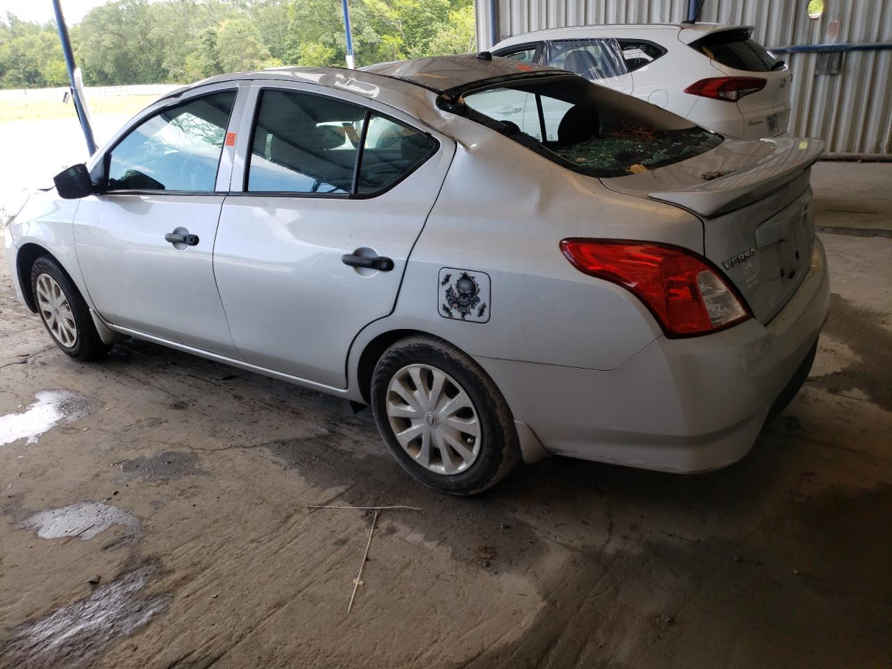Изображение 2 2018 NISSAN VERSA S 2018 с VIN 3N1CN7AP0JL888596