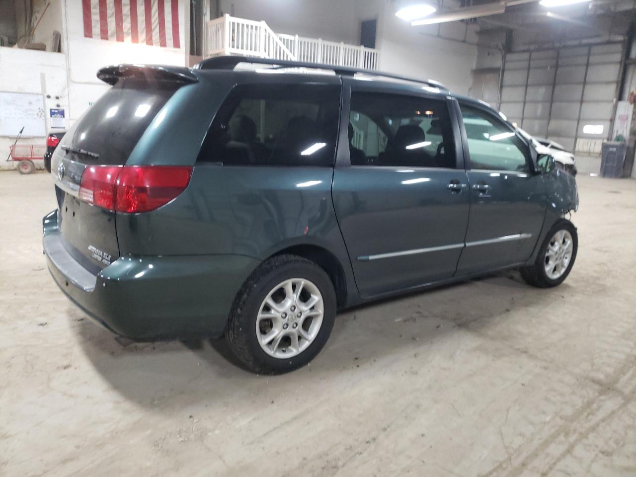 Image 3 of 2005 TOYOTA SIENNA XLE 2005 with VIN 5TDBA22C15S040746