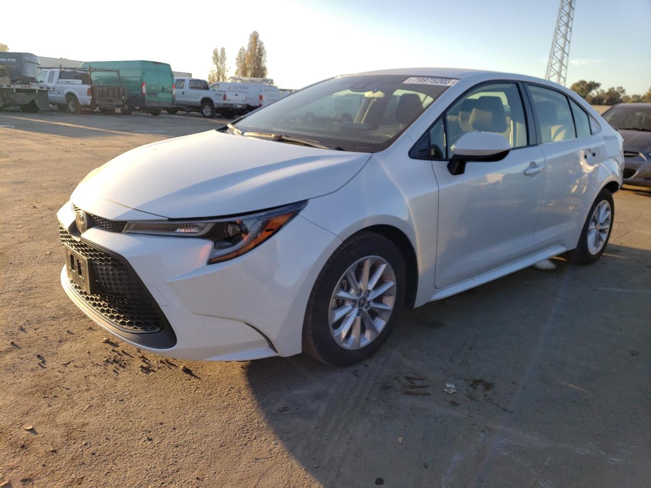 Image 1 of 2022 TOYOTA COROLLA LE 2022 with VIN JTDVPMAE6N3017880