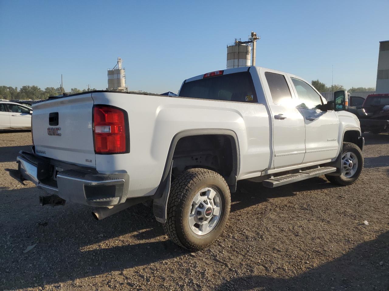 Изображение 3 2018 GMC SIERRA K2500 SLE 2018 с VIN 1GT22SEG7JZ278802