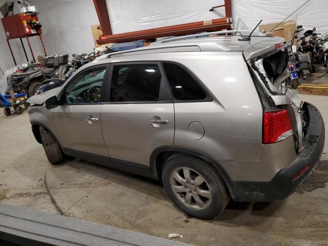 Obraz 2 z 2013 KIA SORENTO LX 2013 z VIN 5XYKTDA28DG421715