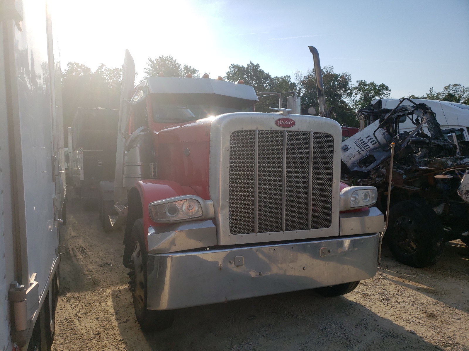 Obraz 1 z 2016 PETERBILT 389 2016 z VIN 1NPXGGGGX0D421635