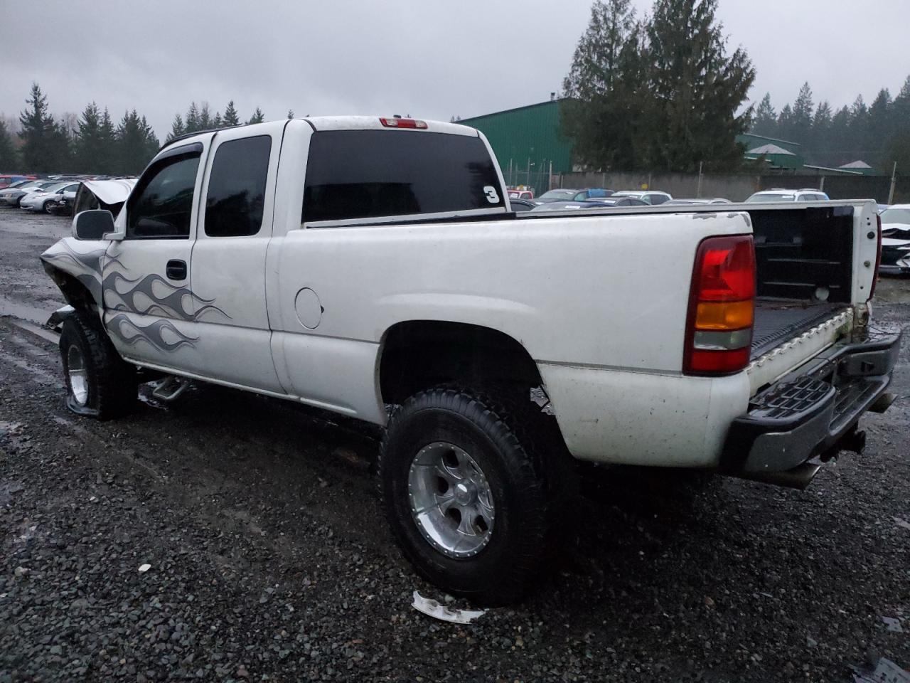 Изображение 2 2003 GMC NEW SIERRA K1500 2003 с VIN 2GTEK19V031178097
