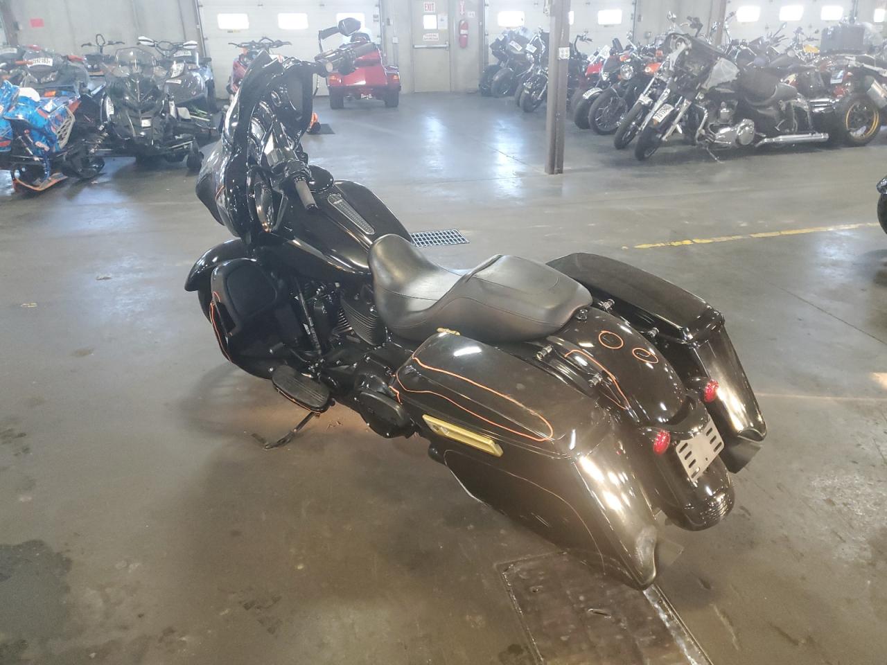 Obraz 3 z 2015 HARLEY-DAVIDSON FLHTKL ULTRA LIMITED LOW 2015 z VIN 1HD1KKL19FB649144