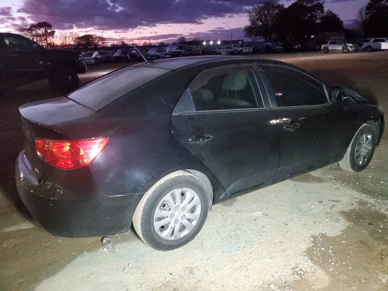 Image 3 of 2012 KIA FORTE EX 2012 with VIN KNAFU4A28C5635963