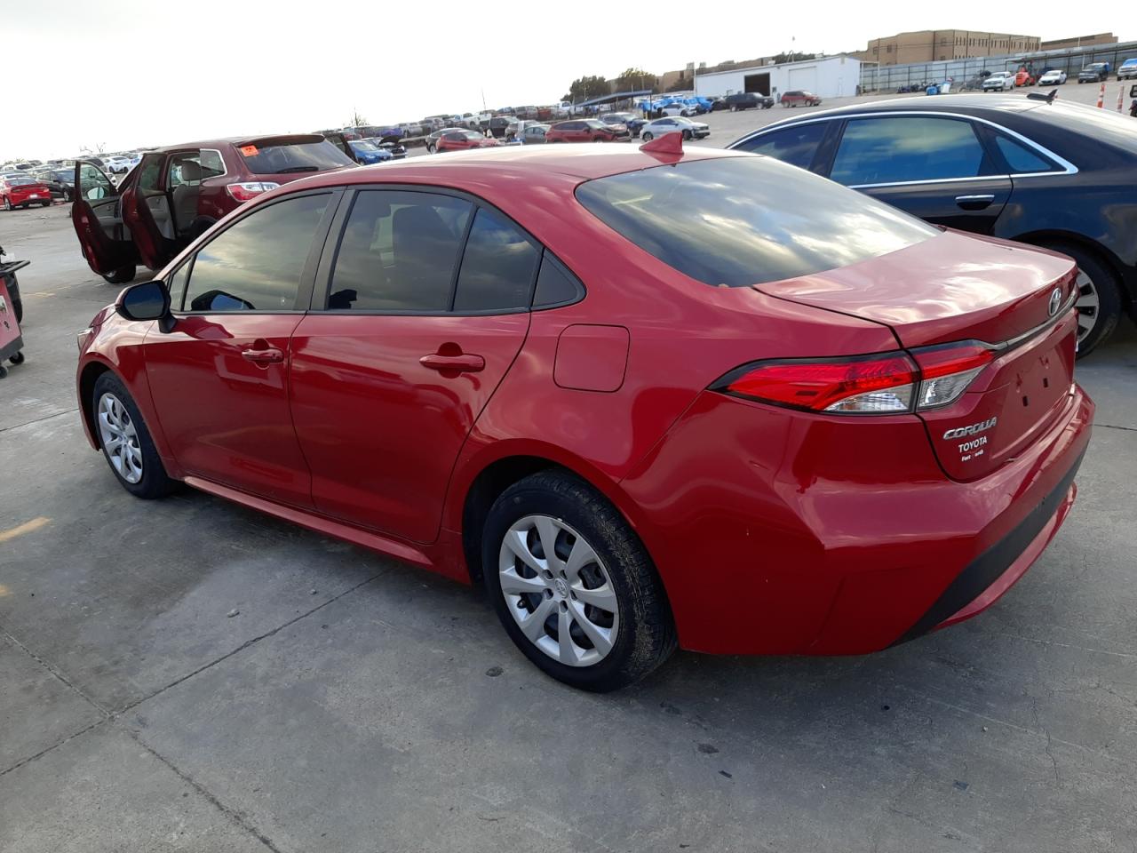 Image 2 of 2021 TOYOTA COROLLA LE 2021 with VIN JTDEPMAEXMJ148434