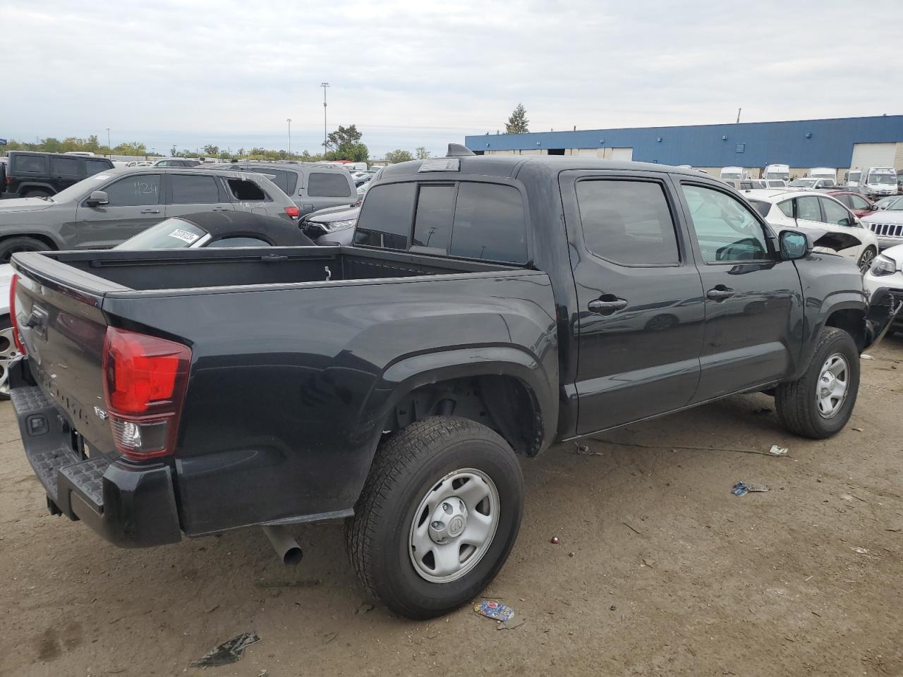 Image 3 of Toyota Tacoma Double Cab 2022 with VIN 3TMCZ5AN2NM504130