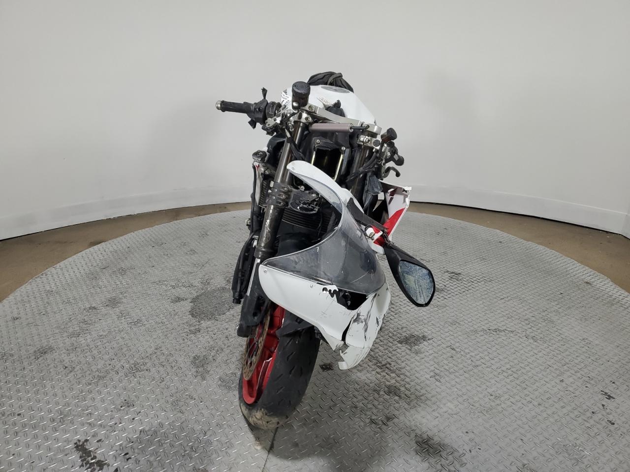 Image 2 of 2022 DUCATI PANIGALE V2 2022 with VIN ZDMHAATW9NB006403