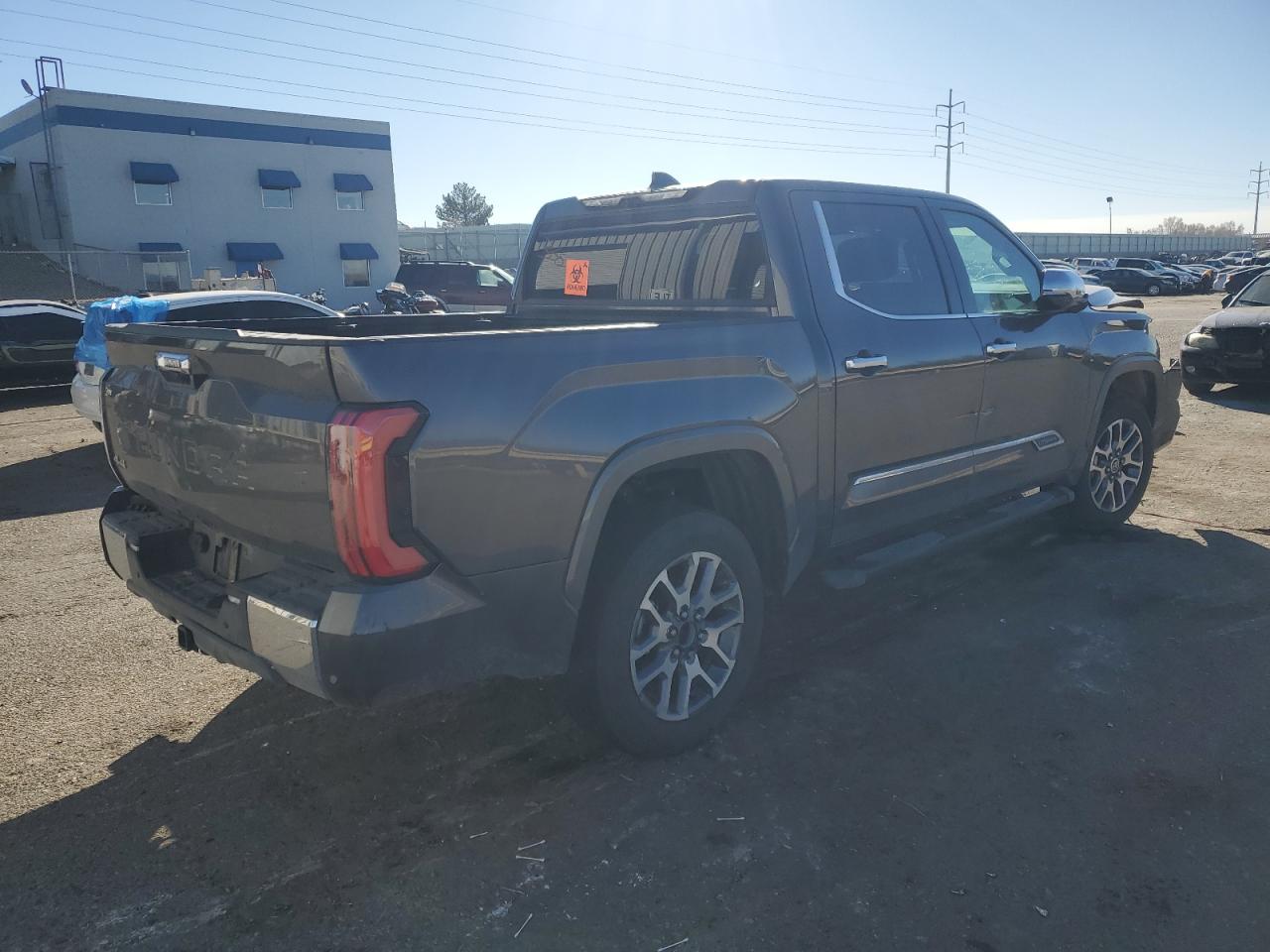 Изображение 3 2023 TOYOTA TUNDRA CREWMAX PLATINUM 2023 с VIN 5TFMA5DB5PX092716