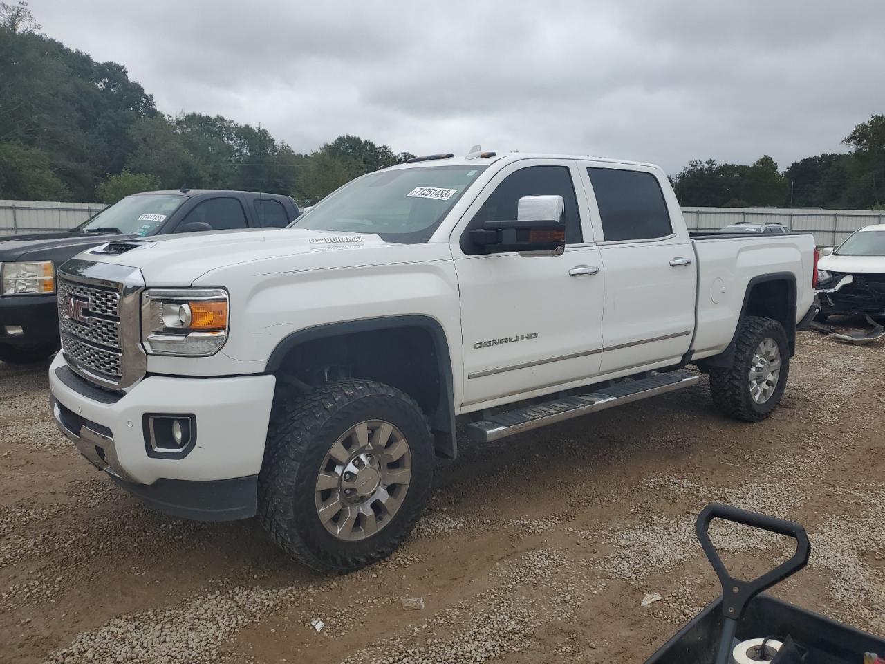 Image 1 of 2019 GMC SIERRA K2500 DENALI 2019 with VIN 1GT12SEY6KF270231