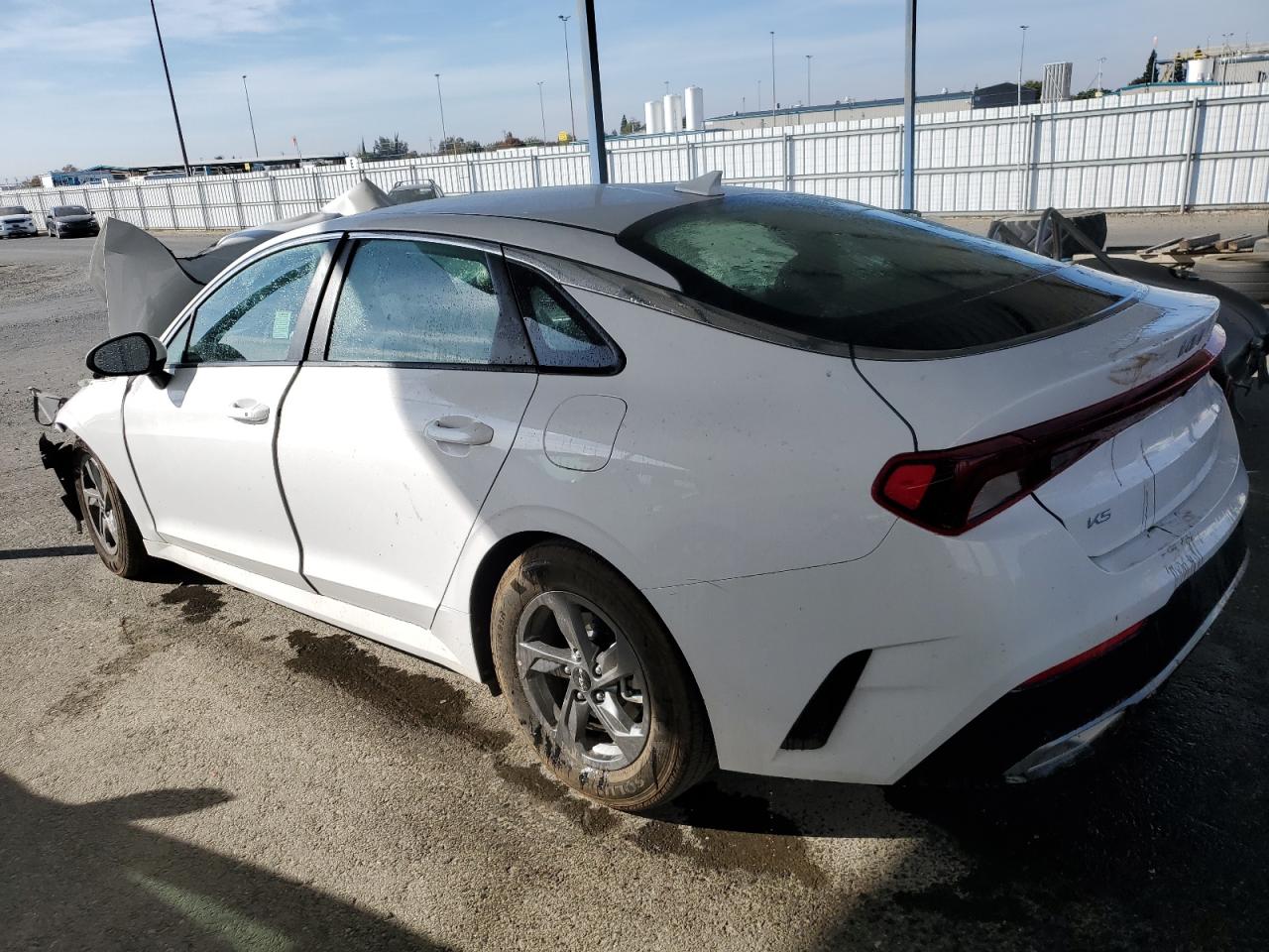 Изображение 2 2023 KIA K5 LXS 2023 с VIN 5XXG14J23PG221068
