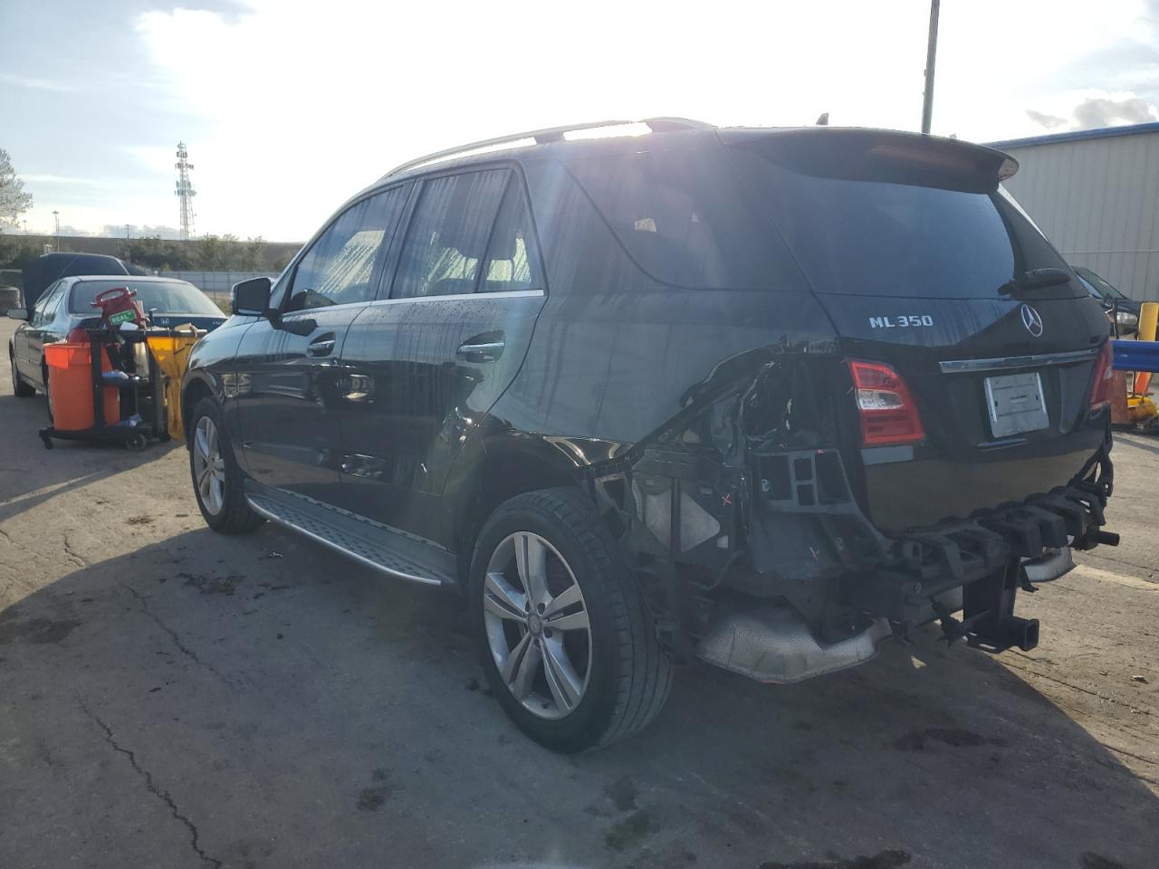 Image 2 of 2015 MERCEDES-BENZ ML 350 2015 with VIN 4JGDA5JBXFA528963