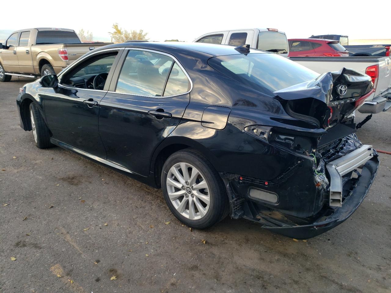 Obraz 2 z 2020 TOYOTA CAMRY LE 2020 z VIN 4T1C11AK0LU938962
