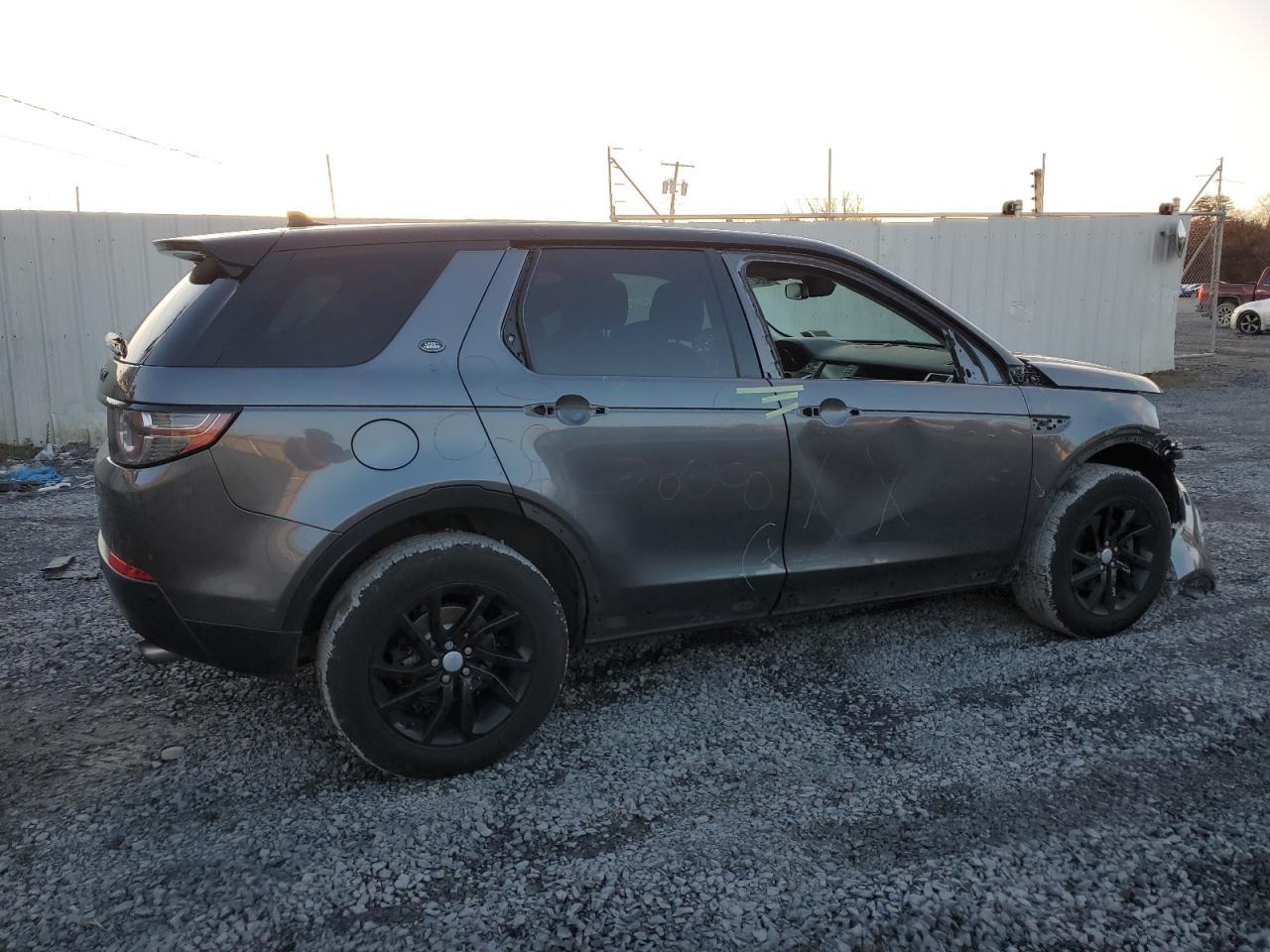 Image 3 of 2016 LAND ROVER DISCOVERY SPORT HSE 2016 with VIN SALCR2BG3GH552167