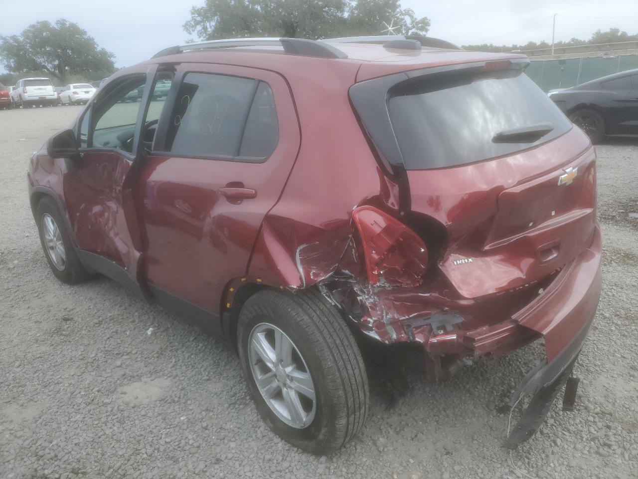 Image 2 of 2022 CHEVROLET TRAX 1LT 2022 with VIN KL7CJLSM3NB569266