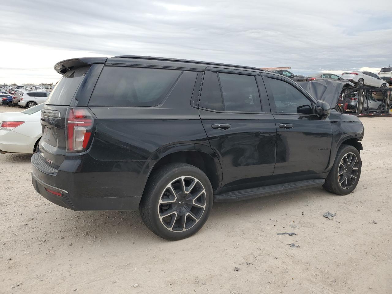 Изображение 3 2022 CHEVROLET TAHOE K1500 RST 2022 с VIN 1GNSKRKDXNR220697