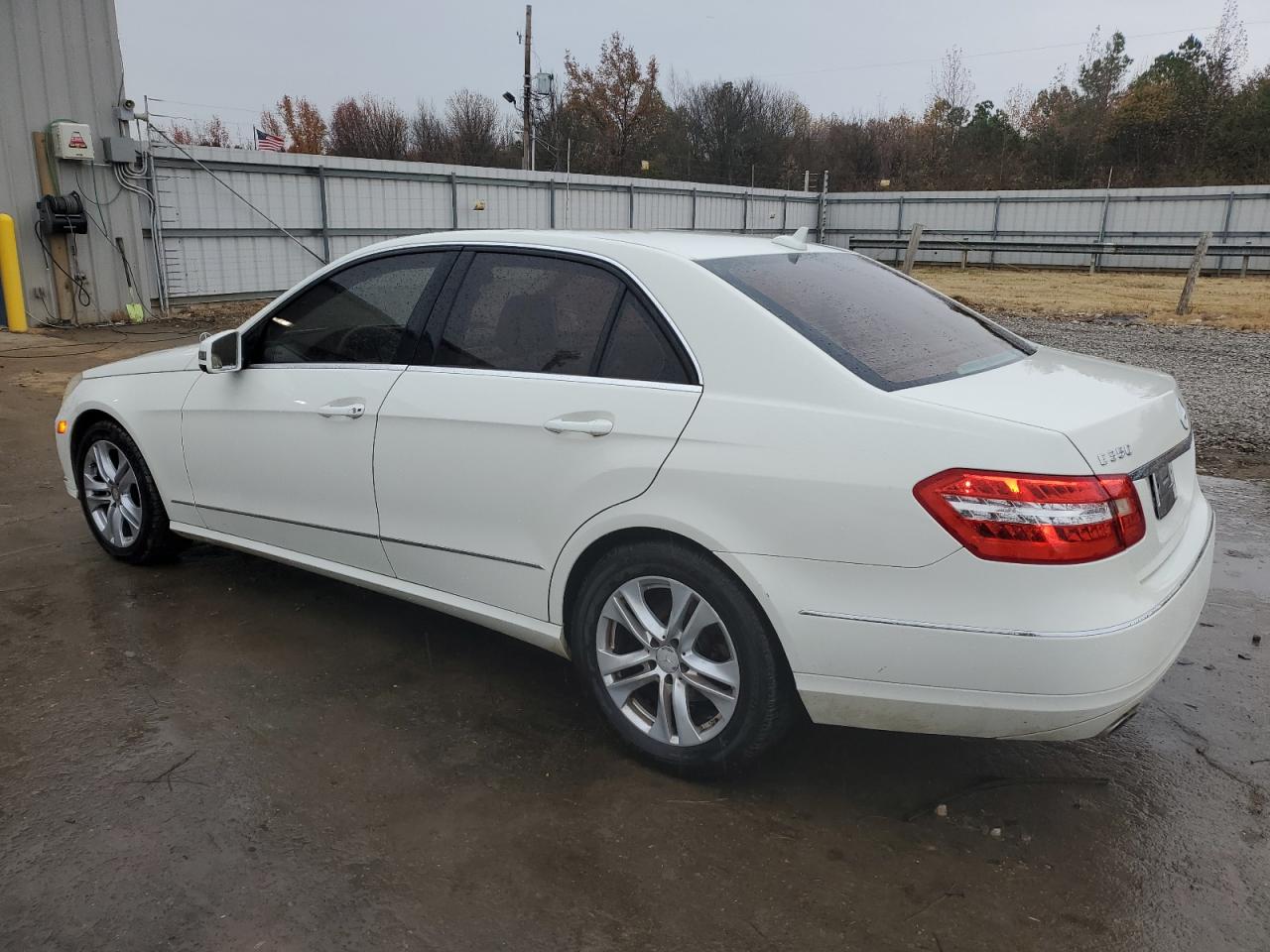 Image 2 of 2011 MERCEDES-BENZ E 350 2011 with VIN WDDHF5GB1BA364081