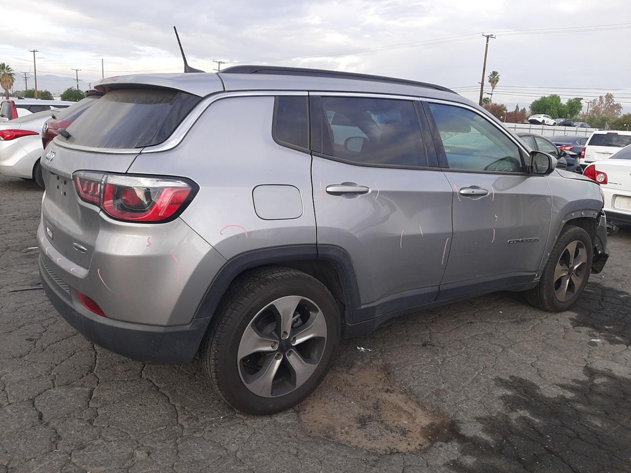Image 3 of 2018 JEEP COMPASS LATITUDE 2018 with VIN 3C4NJCBB2JT105825