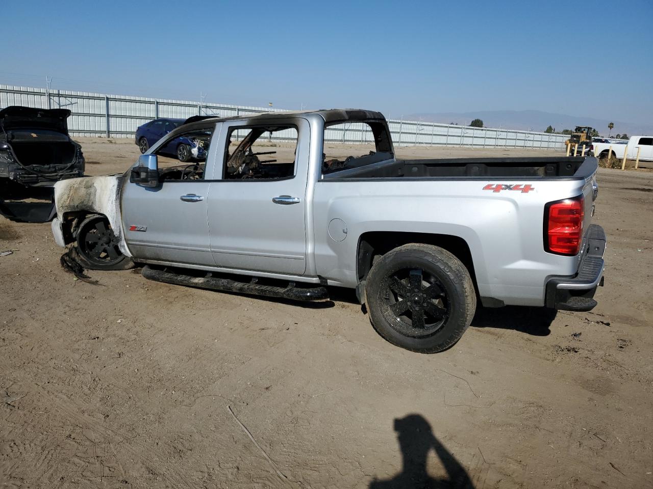 Obraz 2 z 2016 CHEVROLET SILVERADO K1500 LT 2016 z VIN 3GCUKREC2GG376286