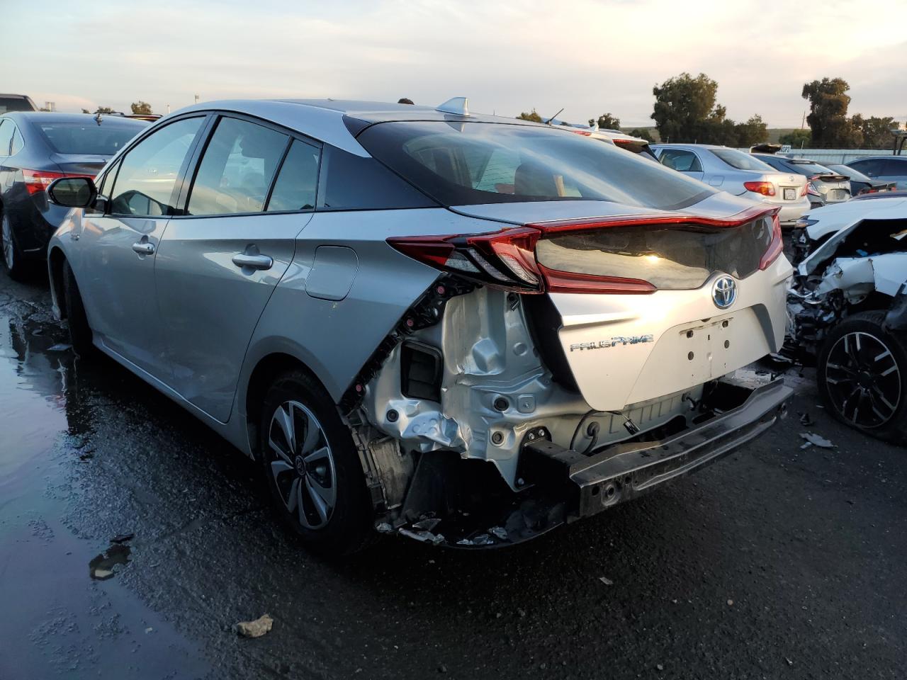 Изображение 2 2017 TOYOTA PRIUS PRIME  2017 с VIN JTDKARFP6H3057683