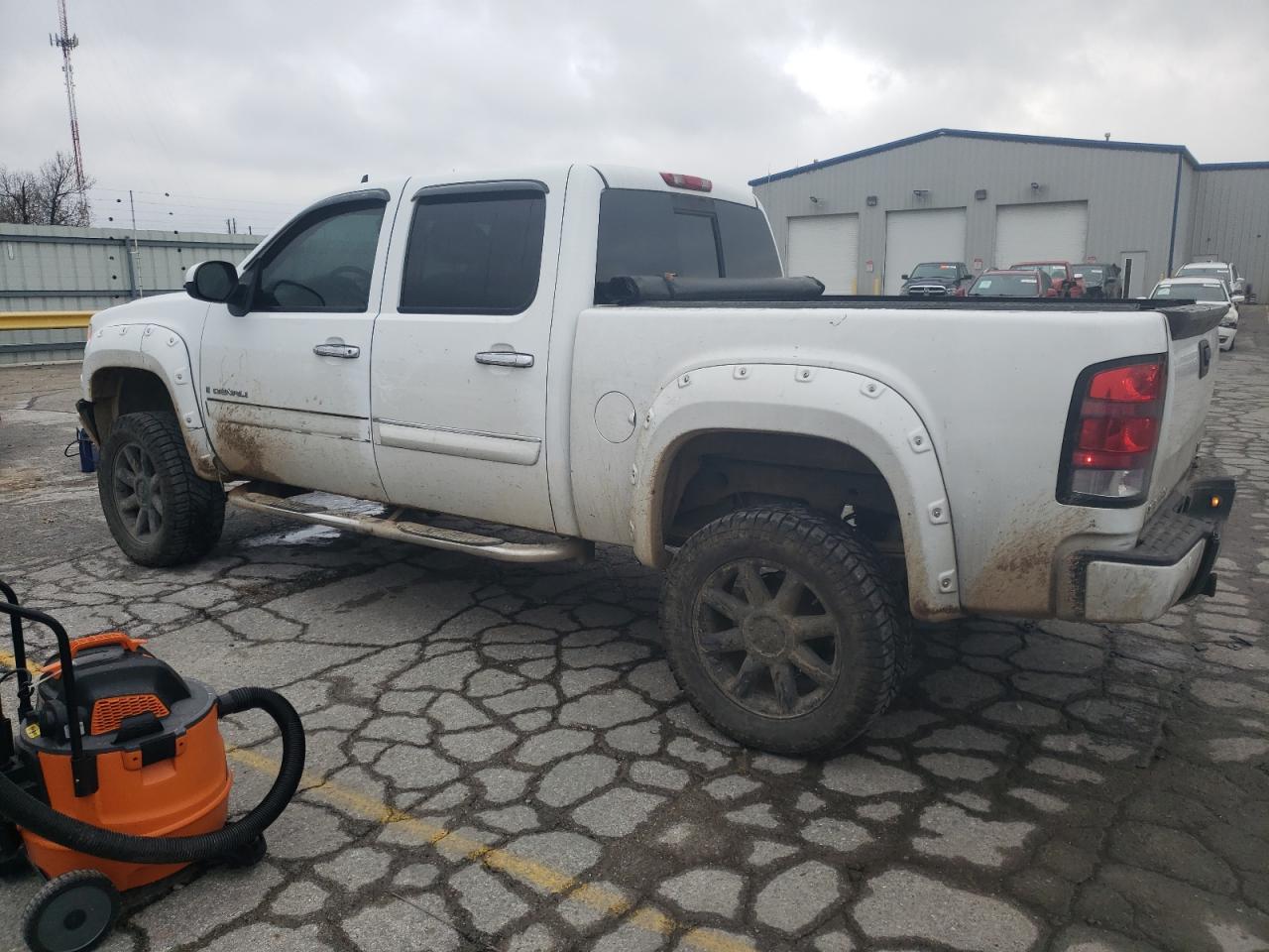 Image 2 of 2007 GMC NEW SIERRA DENALI 2007 with VIN 2GTEK638671650504