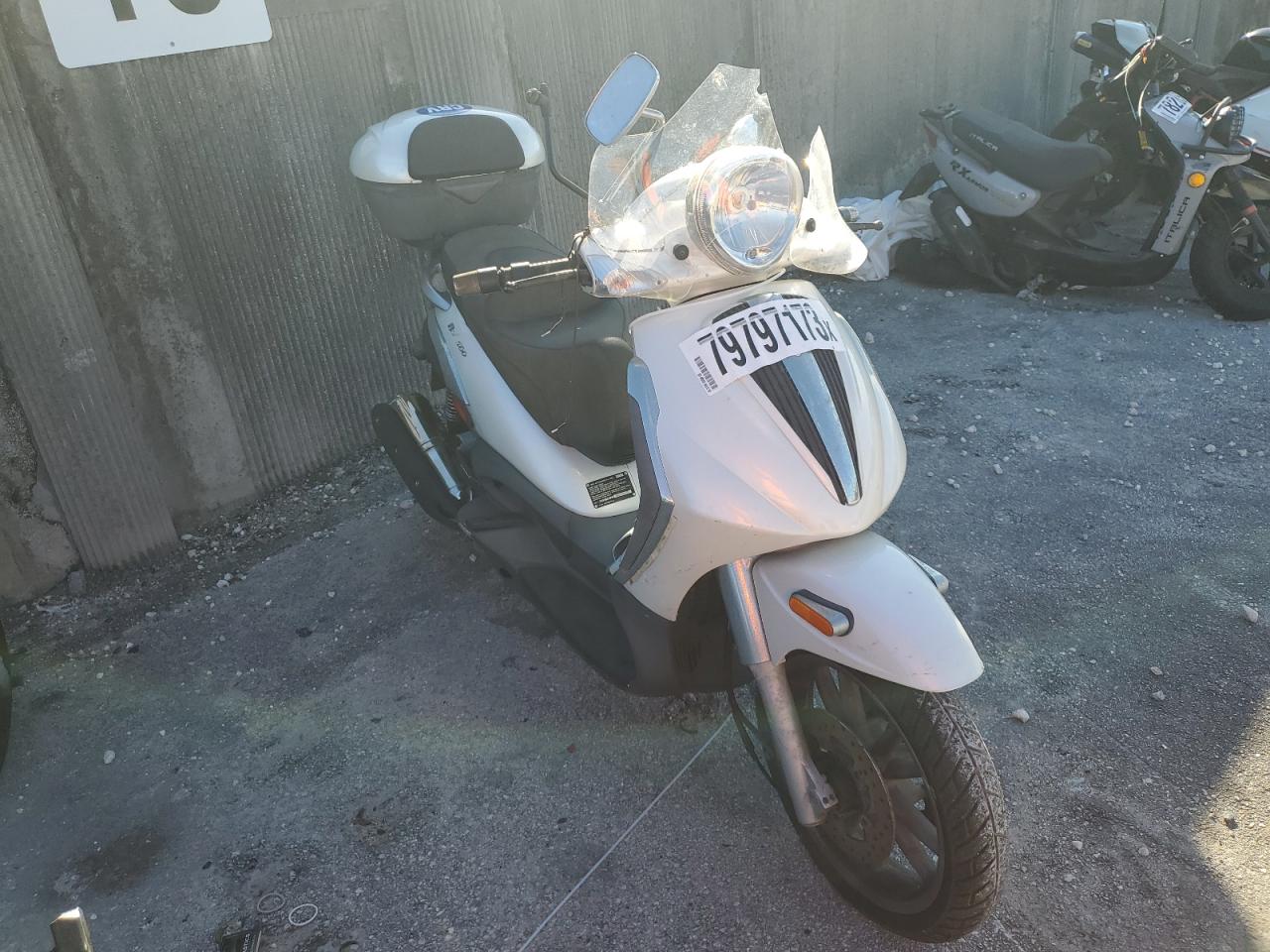 Изображение 2010 PIAGGIO BV 500 2010