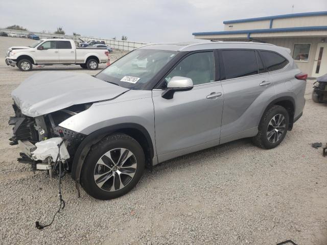 Изображение 2020 TOYOTA HIGHLANDER XLE 2020