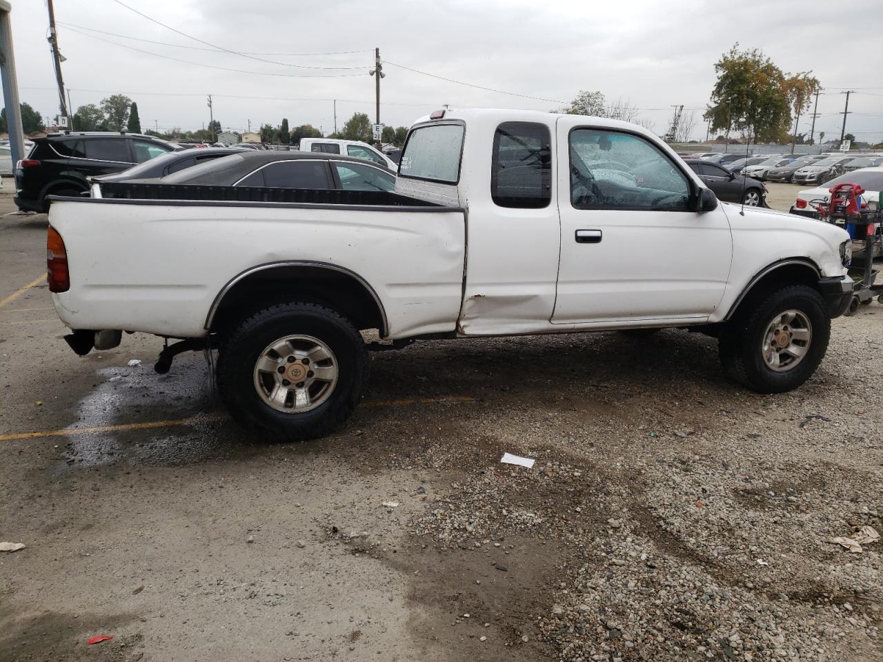Image 3 of 2000 TOYOTA TACOMA XTRACAB PRERUNNER 2000 with VIN 5TESN92N9YZ710825