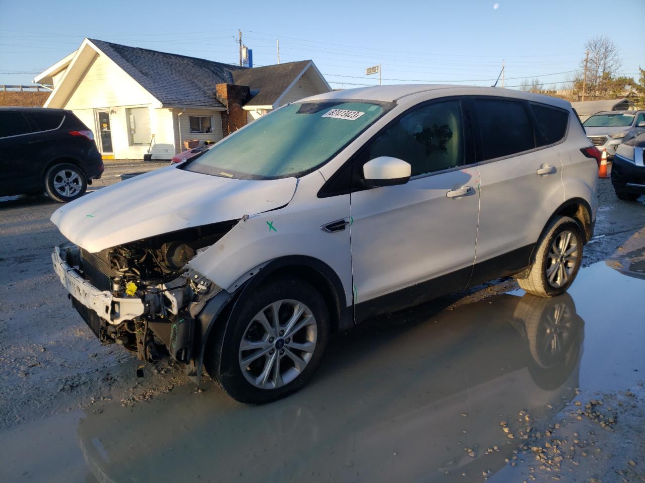 Obraz 1 z 2019 FORD ESCAPE SE 2019 z VIN 1FMCU9GD0KUA39502