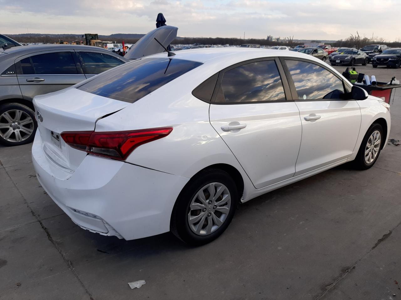Image 3 of 2019 HYUNDAI ACCENT SE 2019 with VIN 3KPC24A36KE061225