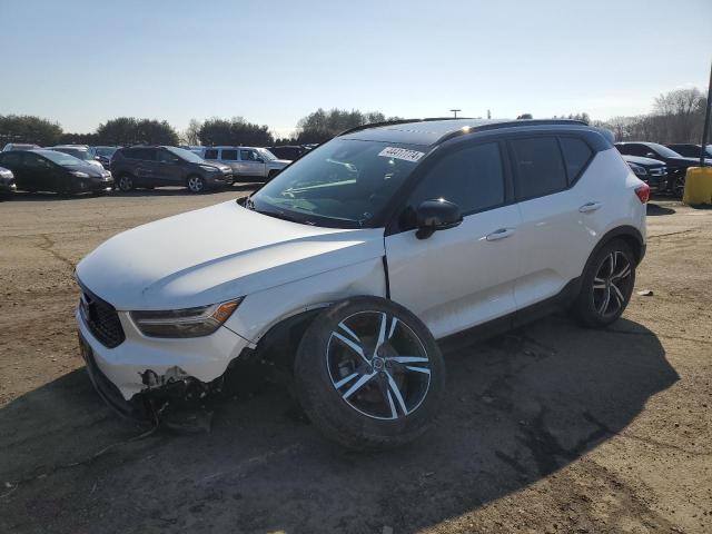 Изображение 1 2020 VOLVO XC40 T5 R-DESIGN 2020 с VIN YV4162UM9L2194674