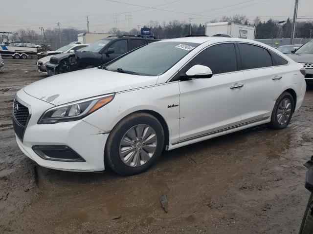 Image 1 of 2017 HYUNDAI SONATA HYBRID 2017 with VIN KMHE24L18HA057611