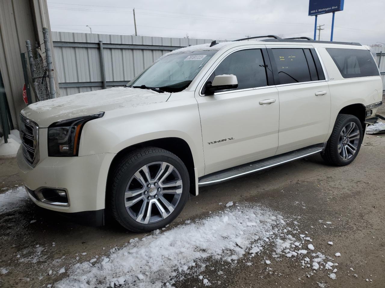 Image 1 of 2015 GMC YUKON XL K1500 SLT 2015 with VIN 1GKS2HKC0FR125517