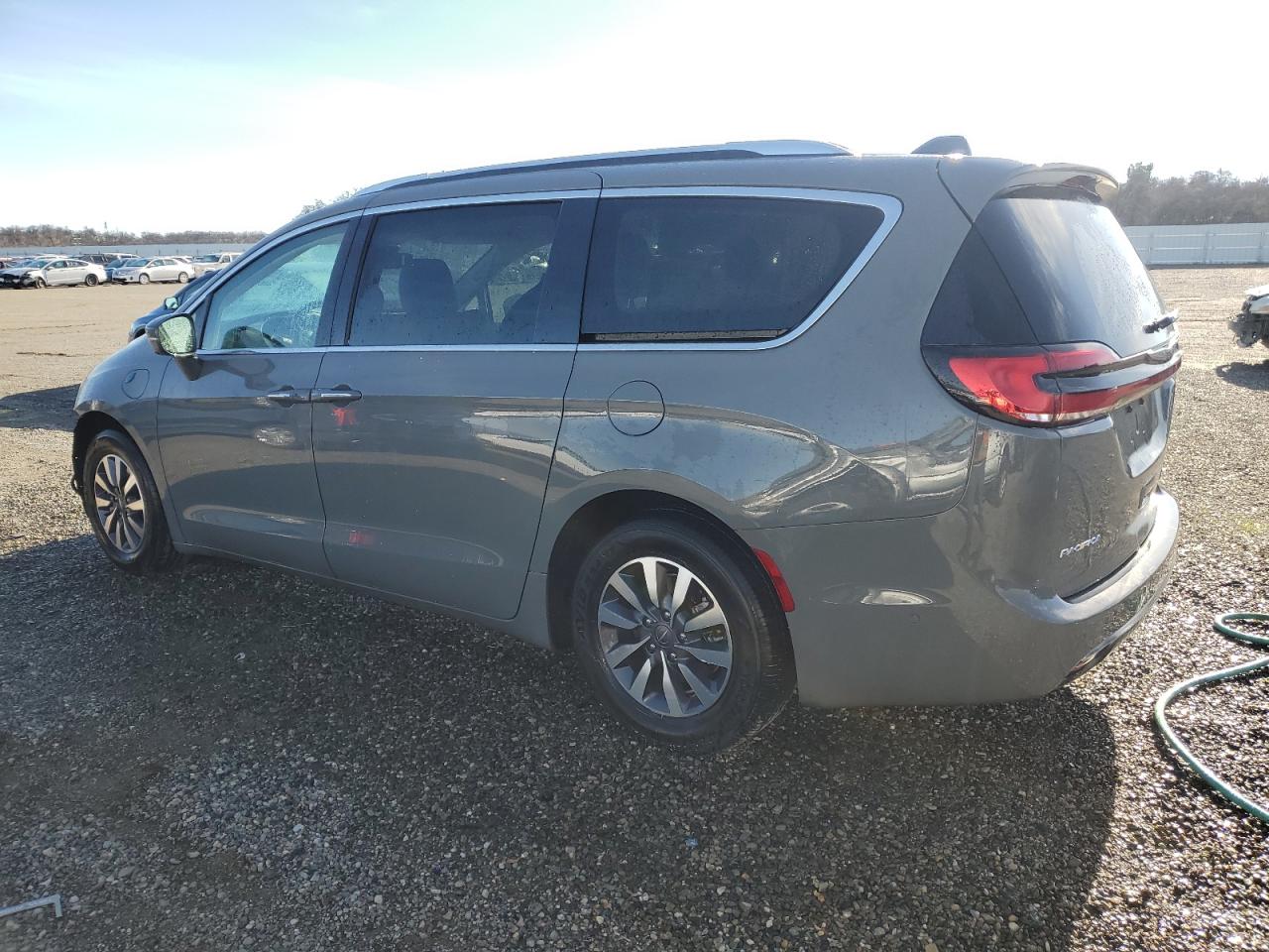 Obraz 2 z 2021 CHRYSLER PACIFICA HYBRID TOURING L 2021 z VIN 2C4RC1L74MR576960