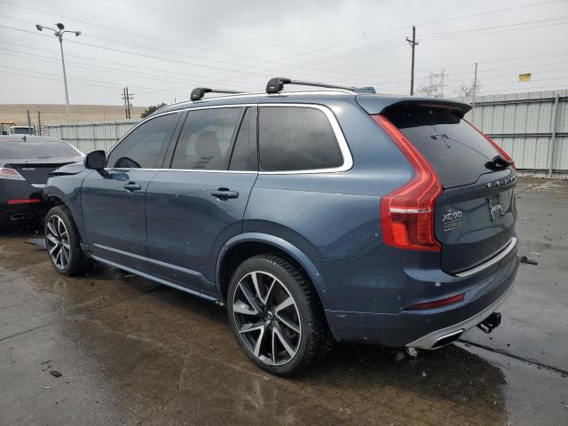 Obraz 2 z 2021 VOLVO XC90 T6 MOMENTUM 2021 z VIN YV4A221K6M1703089