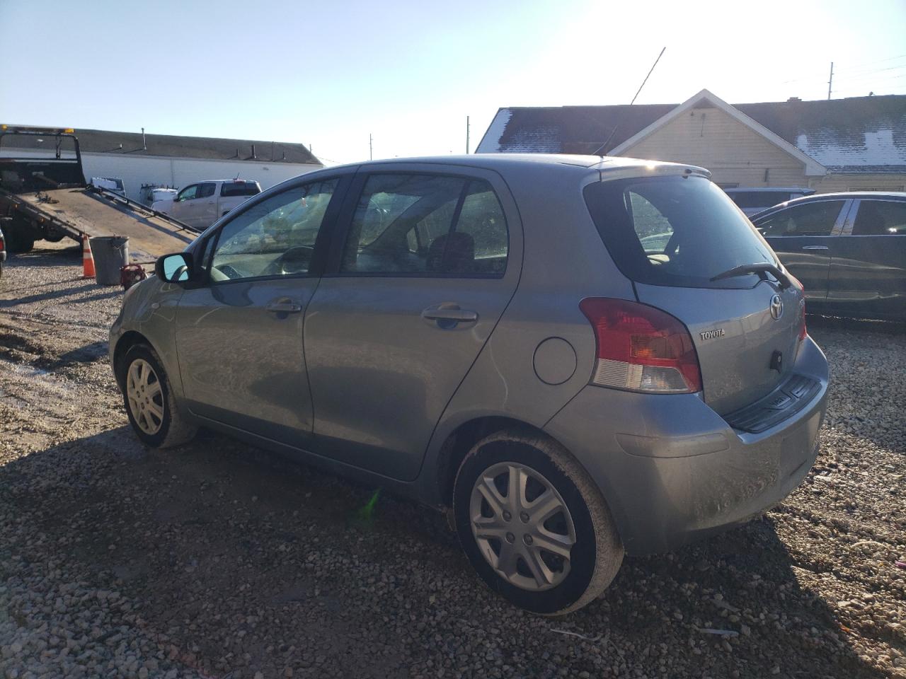 Изображение 2 2011 TOYOTA YARIS  2011 с VIN JTDKT4K35B5326767