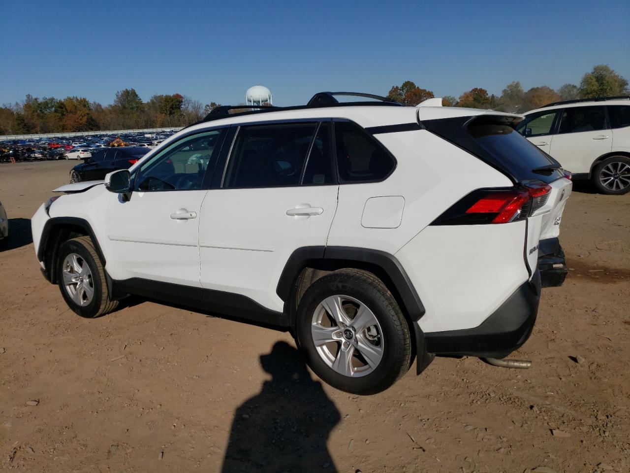 Image 2 of 2019 TOYOTA RAV4 XLE 2019 with VIN 2T3P1RFVXKW014456