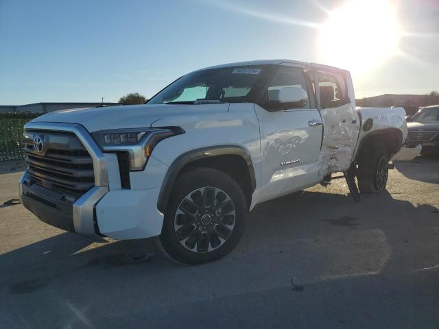 Изображение 1 2024 TOYOTA TUNDRA CREWMAX LIMITED 2024 с VIN 5TFJC5DB5RX048313