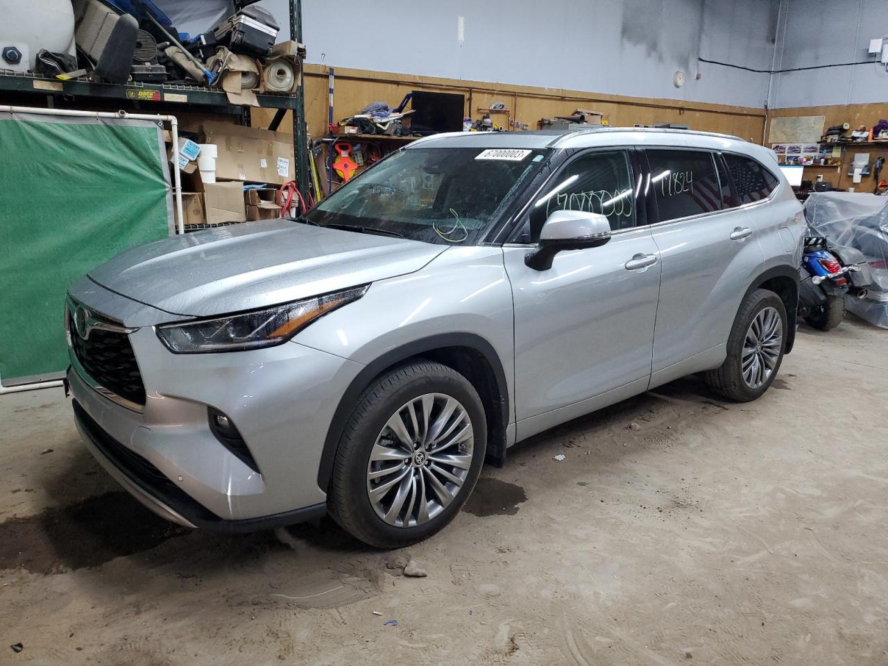 Obraz 2021 TOYOTA HIGHLANDER PLATINUM 2021