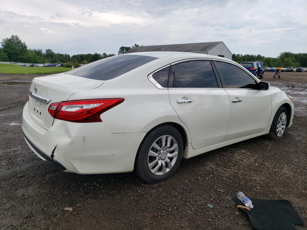 Image 3 of 2017 NISSAN ALTIMA 2.5 2017 with VIN 1N4AL3AP4HN332911