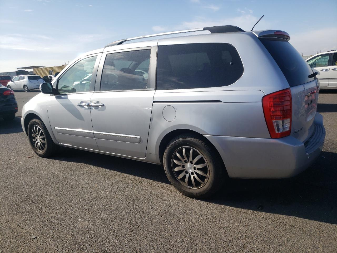 Image 2 of 2011 KIA SEDONA EX 2011 with VIN KNDMH4C74B6396864