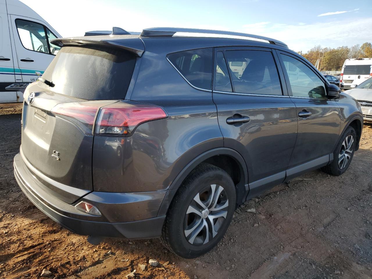 Изображение 3 2017 TOYOTA RAV4 LE 2017 с VIN JTMBFREV2HD200270