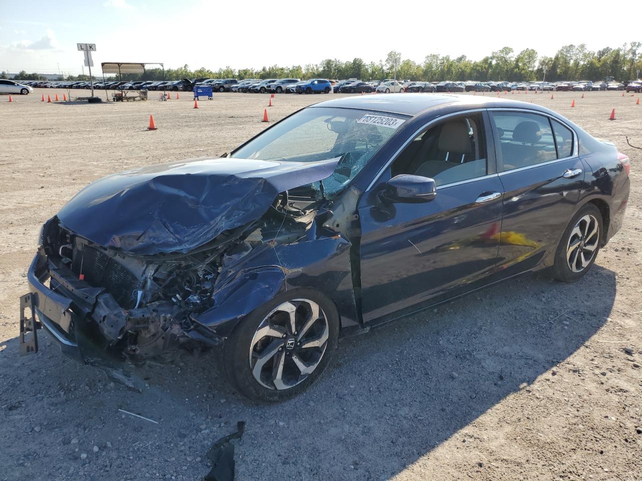 Изображение 1 Honda Accord Exl 2016 с VIN 1HGCR2F8XGA155186