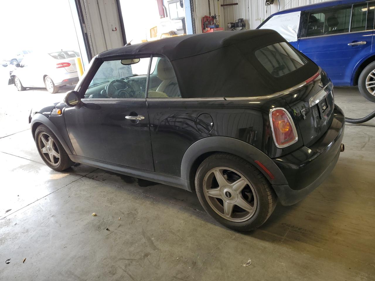 Obraz 2 z Mini Cooper 2009 z VIN WMWMR33519TJ94370