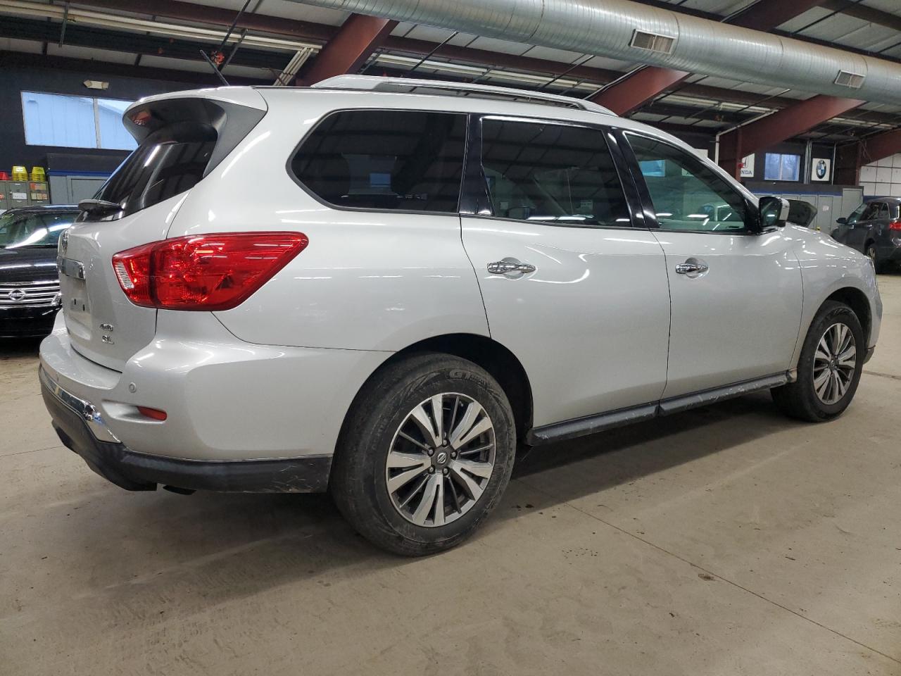 Obraz 3 z 2017 NISSAN PATHFINDER S 2017 z VIN 5N1DR2MM2HC662300