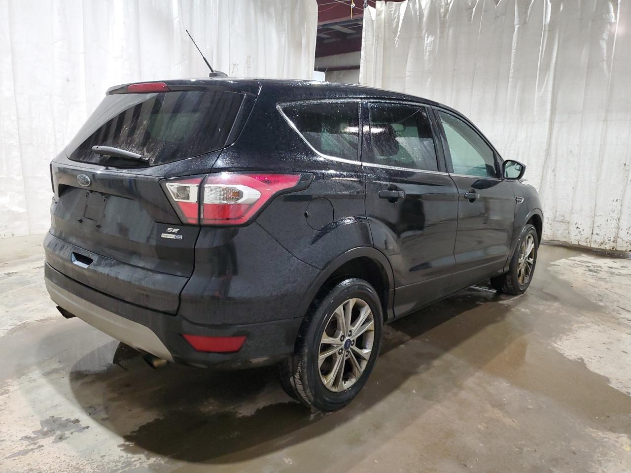 Obraz 3 z 2017 FORD ESCAPE SE 2017 z VIN 1FMCU9GD3HUC70922